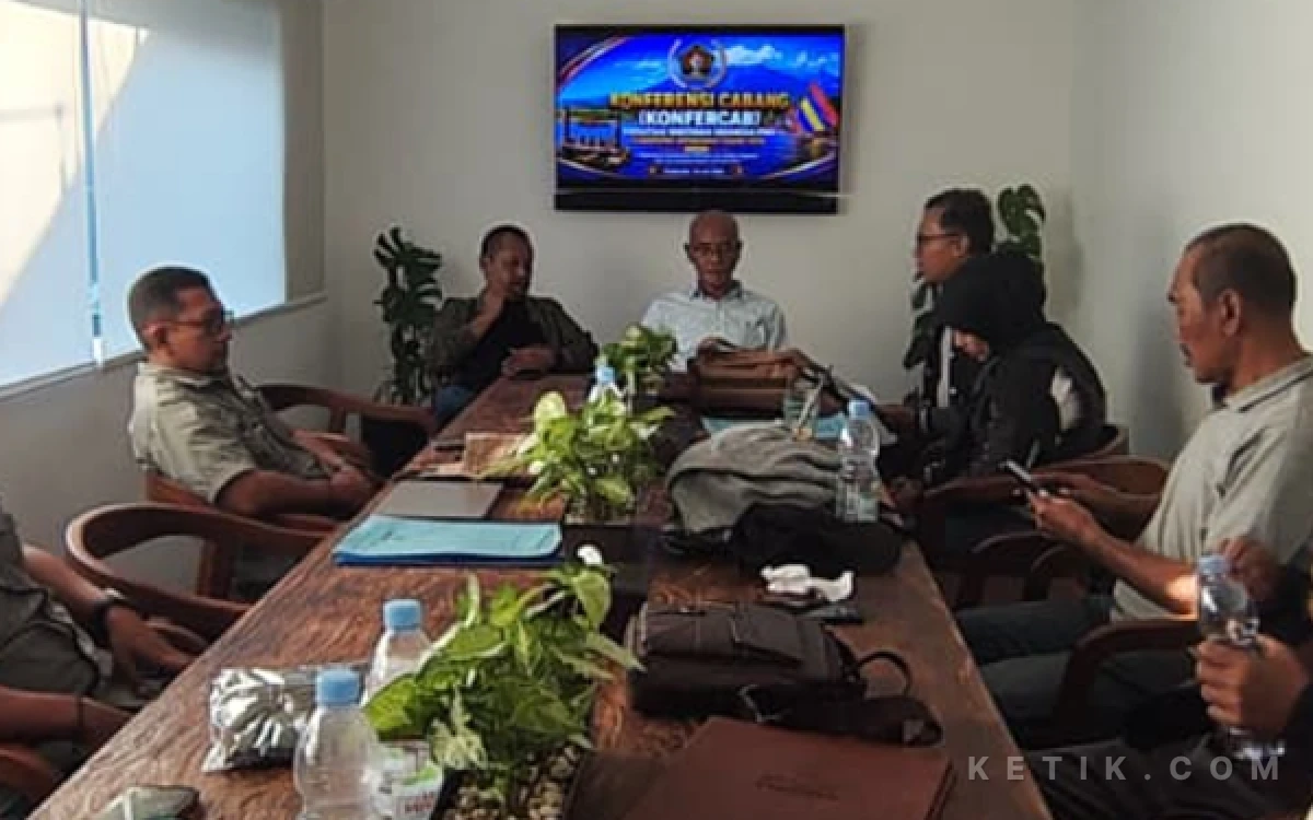 Thumbnail Berita - Wartawan RRI Diana Dinar Terpilih Secara Aklamasi sebagai Ketua PWI Situbondo 2026–2029
