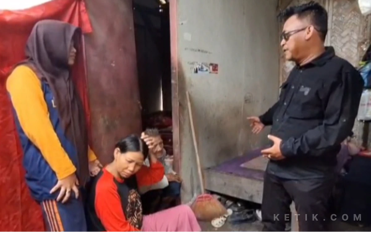 Thumbnail Berita - Terjerat Tunggakan Sekolah dan Rumah Rapuh, Ibu Tunggal di Larangan Brebes Dapat Bantuan