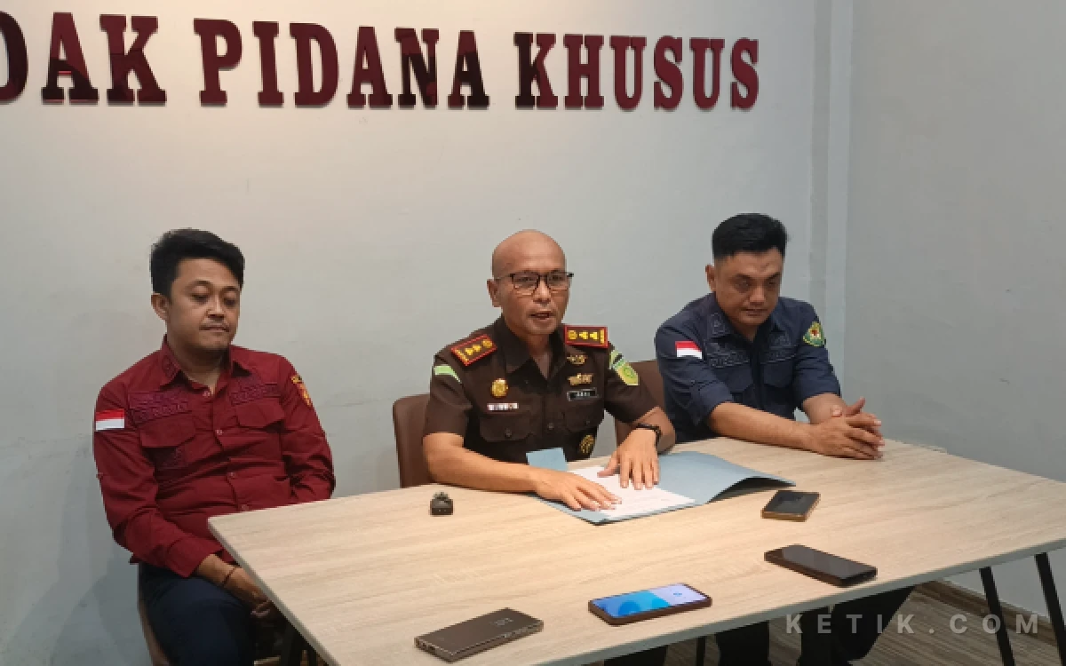 Thumbnail Berita - Skandal Korupsi Pendidikan Sampang, Kadisdik hingga Ketua Gapensi Jatim Dijebloskan ke Tahanan