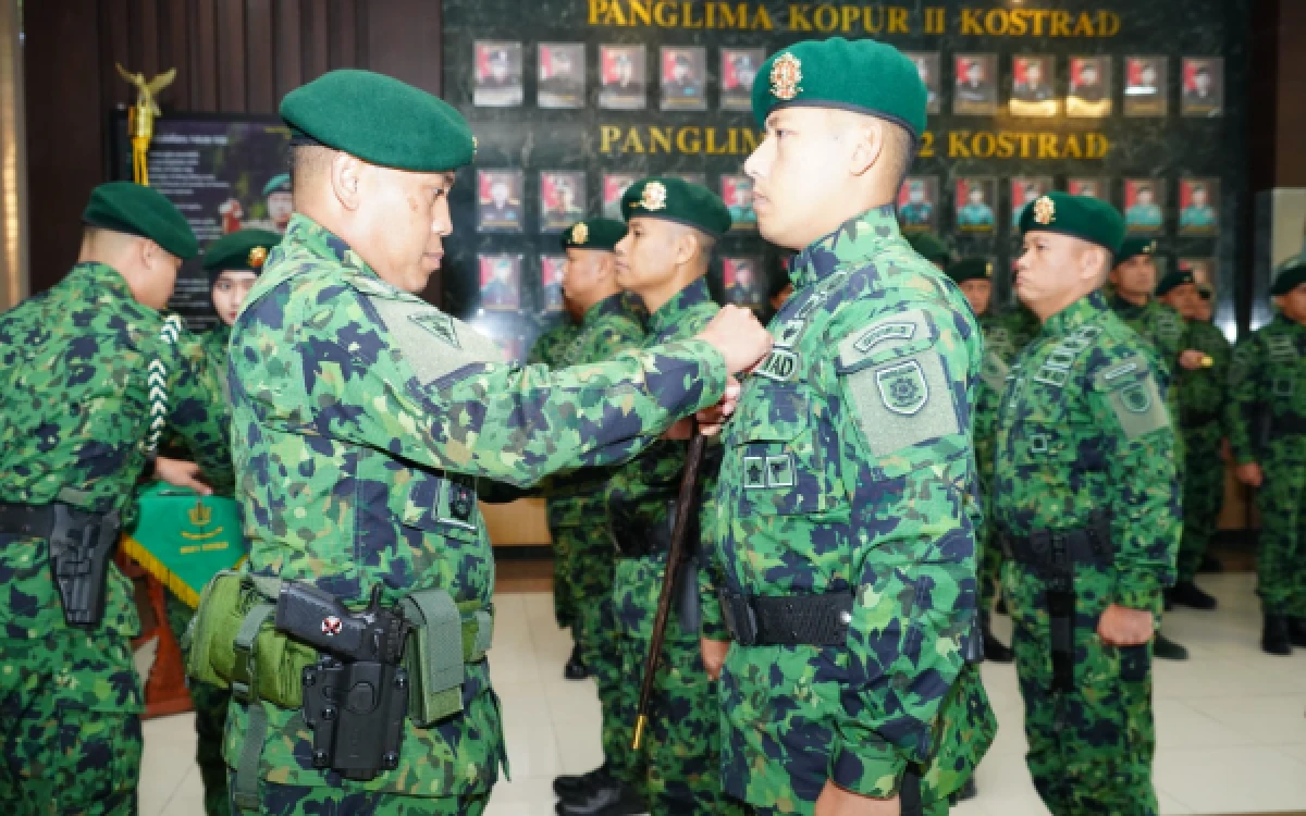 Thumbnail Berita - Pimpin Sertijab Pamen Divif 2 Kostrad, Mayjen TNI Primadi Saiful Sulun Tekankan Regenerasi Satuan