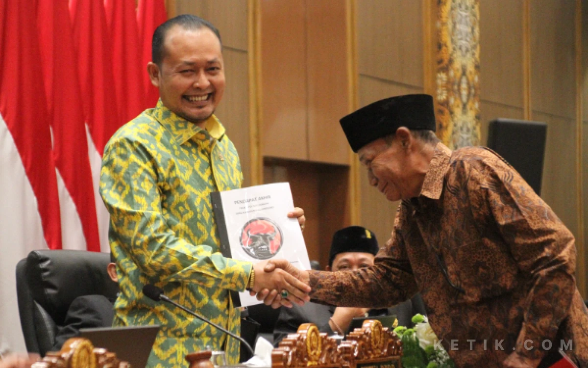 Thumbnail Berita - Fraksi PDI Perjuangan DPRD Bojonegoro Setujui Raperda Induk Kepariwisataan dan Kabupaten Layak Anak