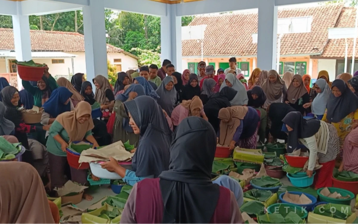 Thumbnail Berita - Ratusan Warga Bodeh Pemalang Antusias Ikuti Sedekah Bumi dan Syukuran Kendaraan Koperasi