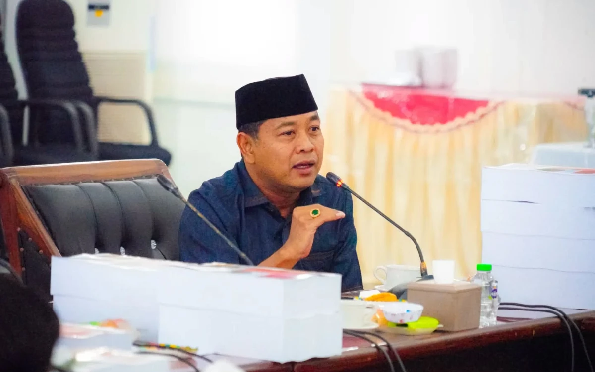 Thumbnail Berita - Terkait Situasi Terkini Di Sekitar HGU PT. KJB, Wakil Ketua DPRD Lumajang H. Sudi Minta Semua Pihak Jaga Kondisifitas