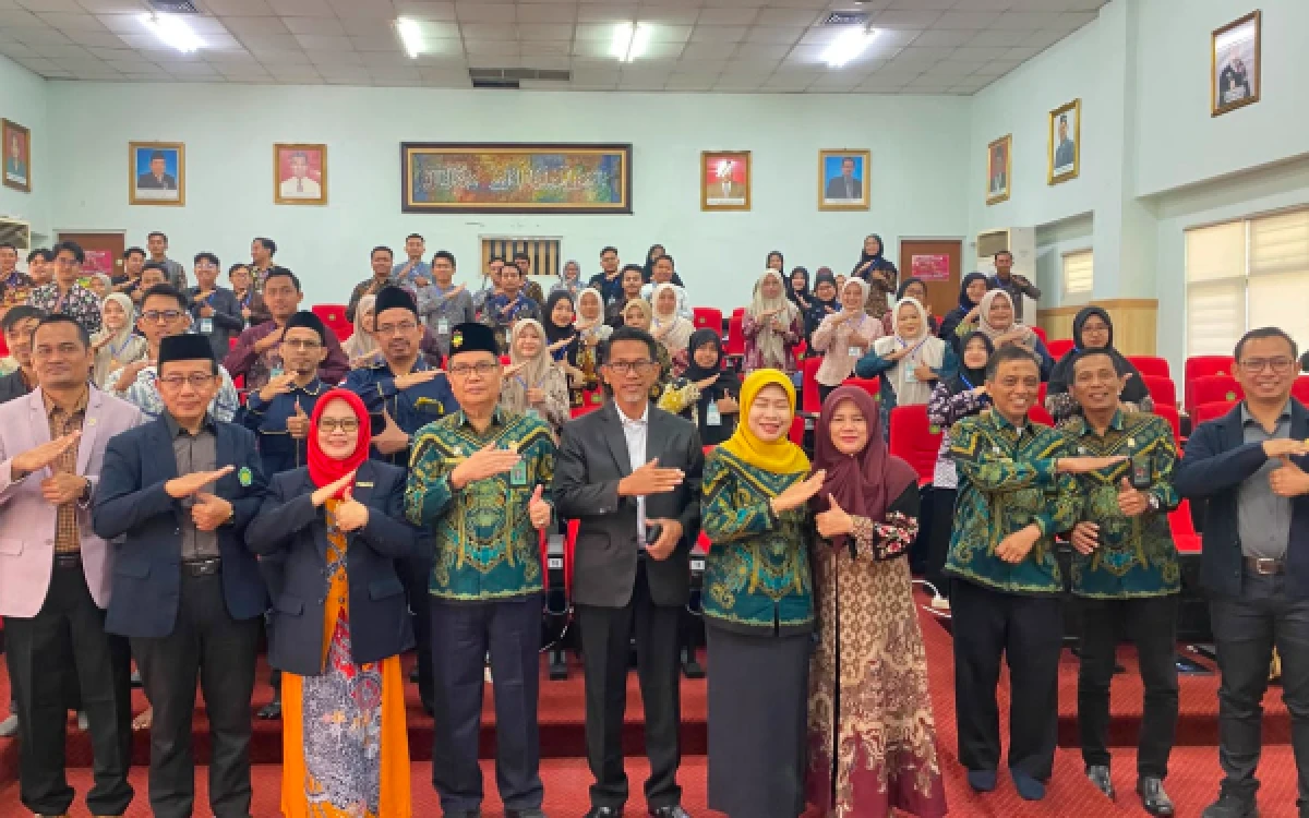 Thumbnail Berita - Fakultas Syariah UIN Malang Gandeng IKAFASYA Gelar Bimtes Cakim, Persiapkan Generasi Unggul untuk Institusi Peradilan Agama
