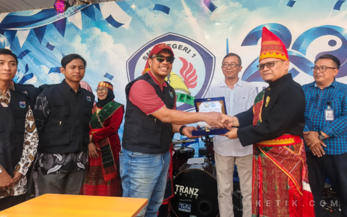 Foto Pengukuhan Ikatan Alumni (IKA) SMAN 1 Kebomas Gresik (Foto: Daniel Andayawan/Ketik.com)
