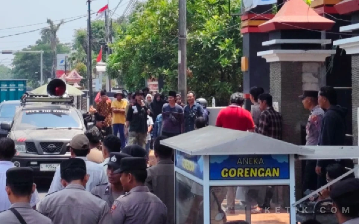 Thumbnail Berita - LSM RAR Bongkar Dugaan Pemotongan Dana Revitalisasi SD di Bangkalan hingga 60 Persen