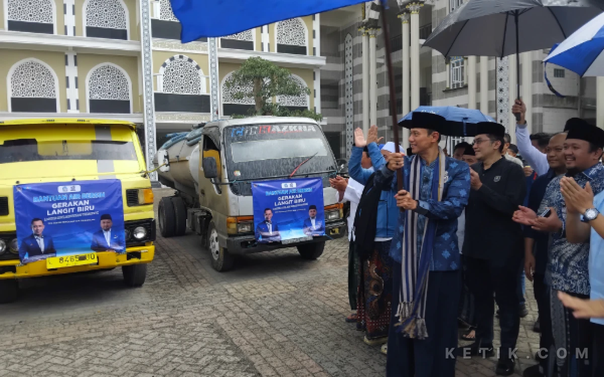 Thumbnail Berita - AHY Lepas Bantuan Air Bersih untuk Pesantren di Madura, KH Hasani Zubair: Bukti Demokrat Hadir untuk Umat dan Rakyat