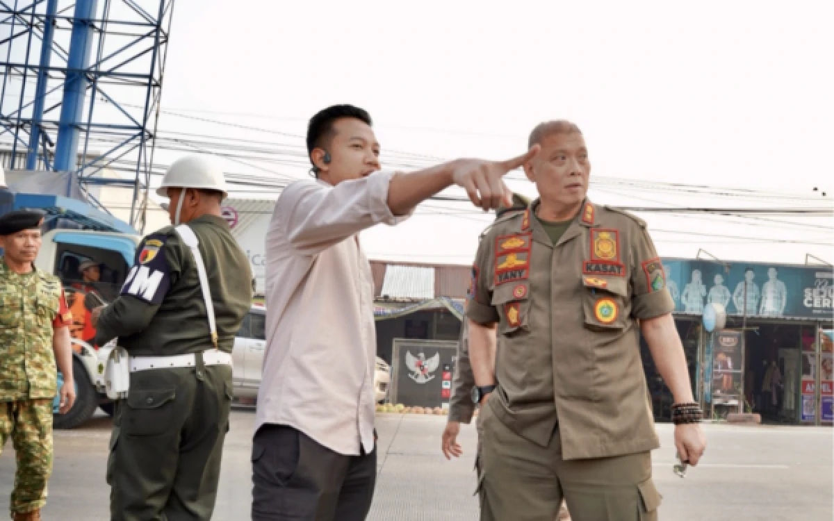 Thumbnail Berita - Pantau Rencana Penertiban PKL Krembung, Anggota DPRD Sidoarjo Rafi Wibisono Minta Tetap Humanis