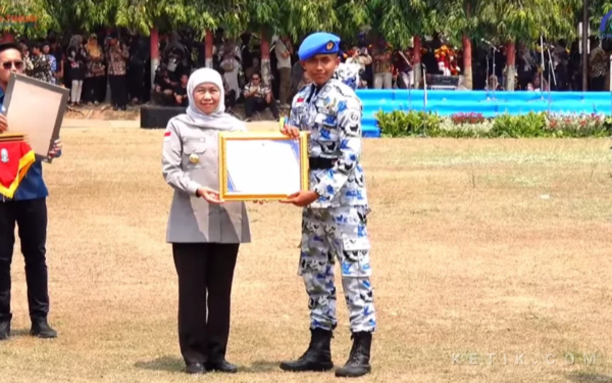 Thumbnail Berita - 1.334 Taruna Jatim Sandang Baret, Khofifah Tekankan Disiplin dan Anti-Bullying
