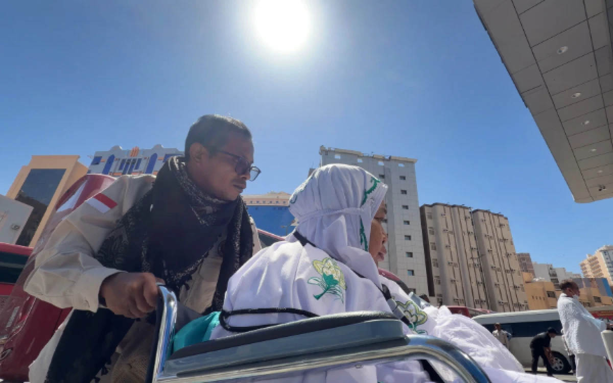 Thumbnail Berita - Suhu di Makkah Capai 46 Derajat Celcius, Calon Haji Diimbau Perbanyak Istirahat