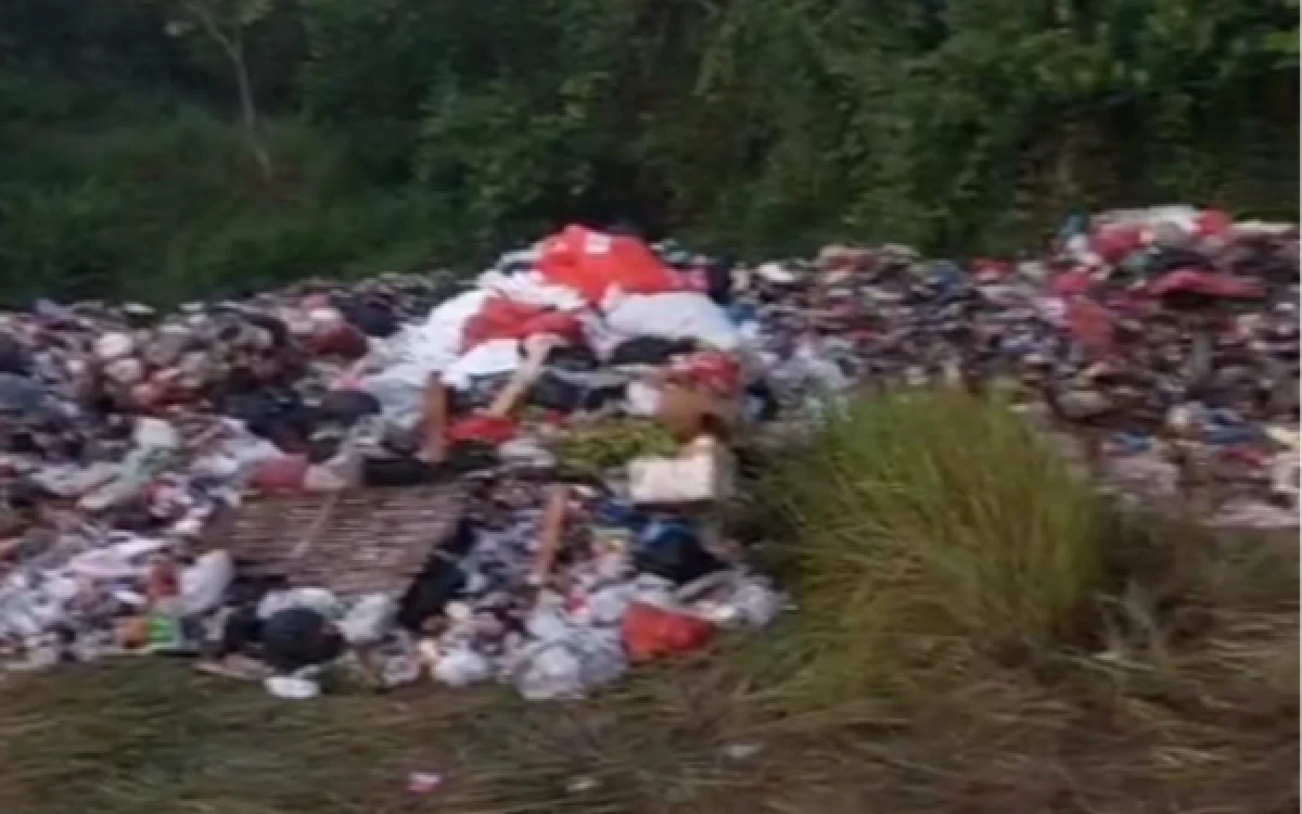 Thumbnail Berita - Tanpa Persetujuan Desa, DLH Bangkalan Buang Sampah di Lahan Rencana Islamic Science Park