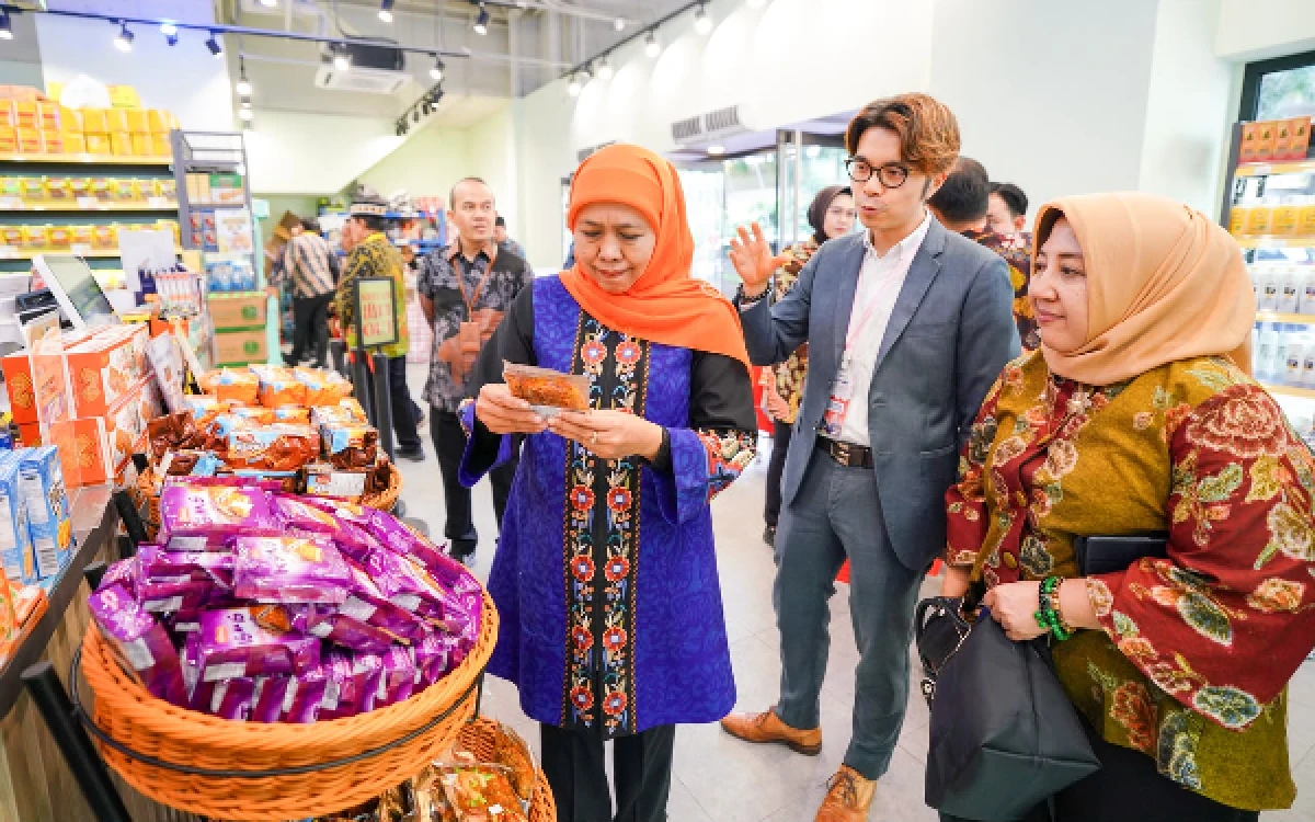 Thumbnail Berita - Kunjungi Indo Market Hong Kong, Gubernur Khofifah Harapkan UMKM Jatim Perkuat Kolaborasi Tembus Pasar Global