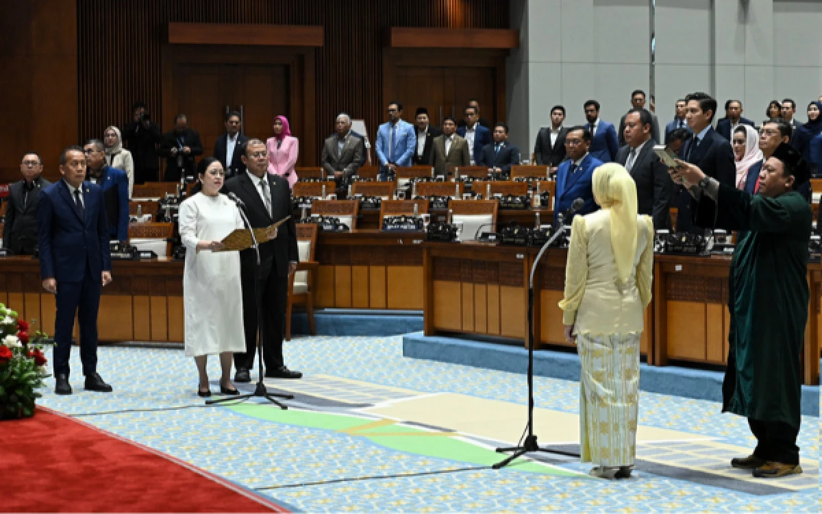 Foto Adela Kanasya Adies secara resmi dilantik sebagai Anggota DPR RI dalam dalam Rapat Paripurna DPR RI di Gedung Nusantara II, Kompleks Parlemen, Senayan, Jakarta, Selasa 12 Mei 2026. (Foto: Biro Pemberitaan Parlemen)