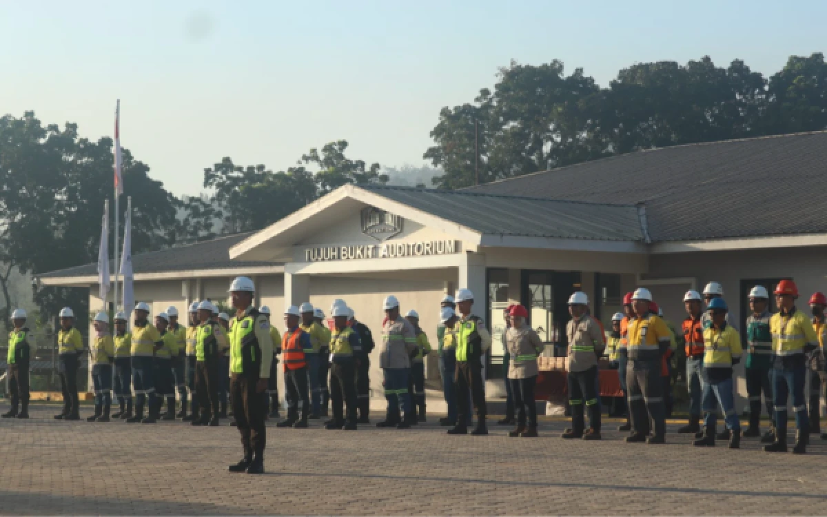 Foto Upacara peringatan hari lingkungan hidup