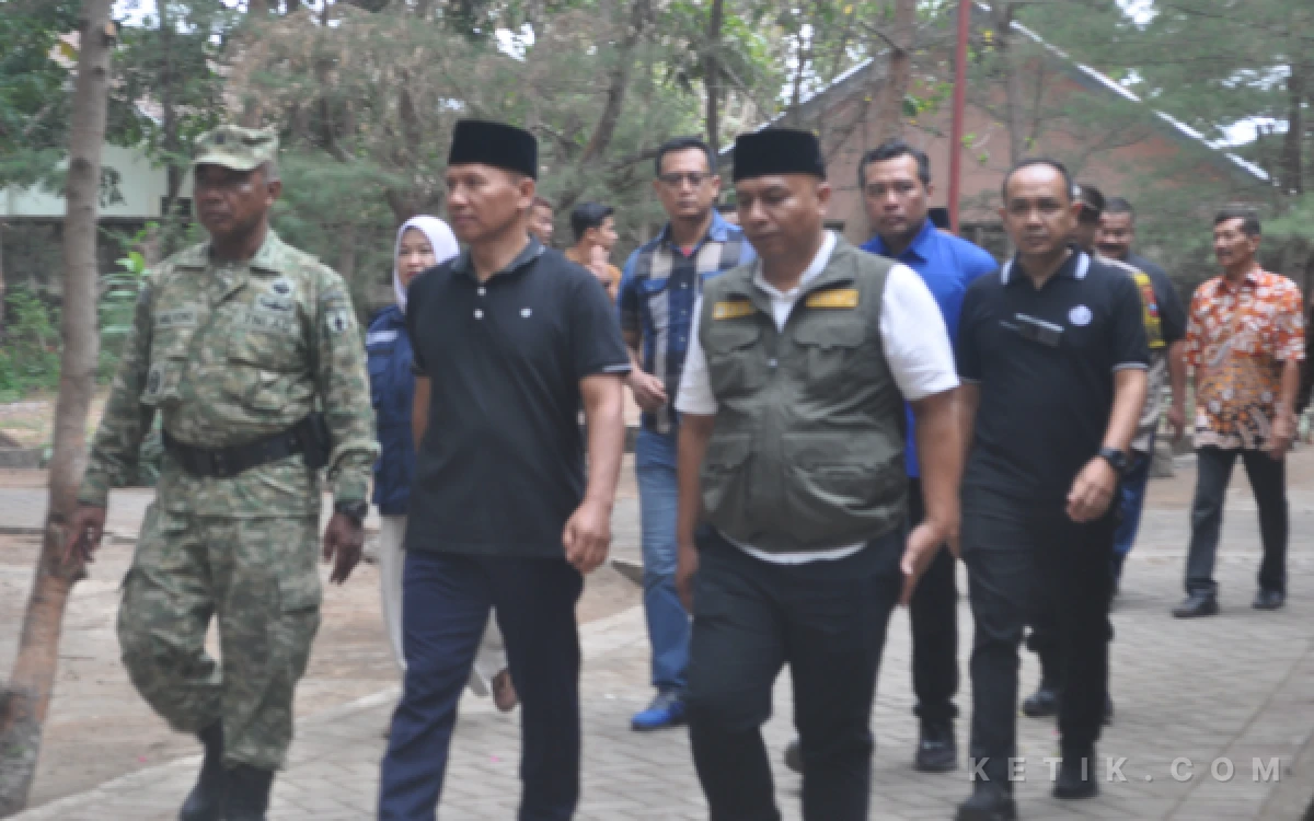 Thumbnail Berita - Menyatu dengan Akar Rumput, Plt Bupati Tulungagung Hadiri Silaturahim Jogo Tulungagung di Kedungwaru