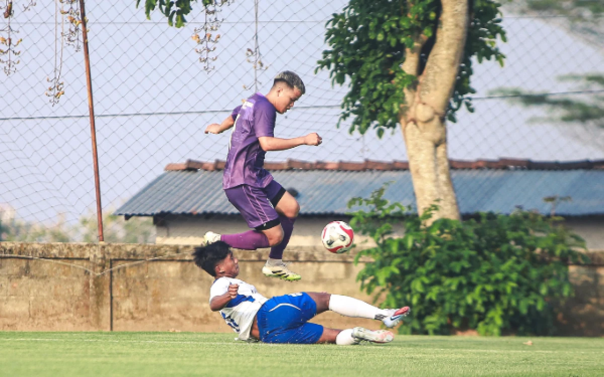 Thumbnail Berita - Persik Kediri Gelar Training Camp dan Uji Coba di Solo, Fokus Matangkan Persiapan Musim 2026-2027