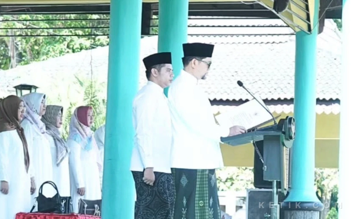 Thumbnail Berita - Santri Tak Cukup Mengaji, Sekda Bondowoso Dorong Penguasaan Ilmu dan Teknologi