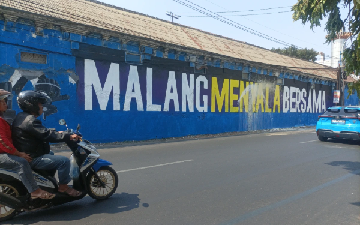 Thumbnail Berita - Mural Malang The Glory Land Dihapus, d'Kross Tegas Mundur dari Festival Mbois 11