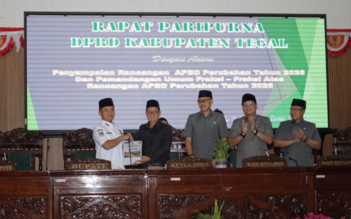Thumbnail Berita - APBD-P 2026 Kabupaten Tegal Turun, Bupati Ischak Pastikan Layanan Publik Tetap Optimal