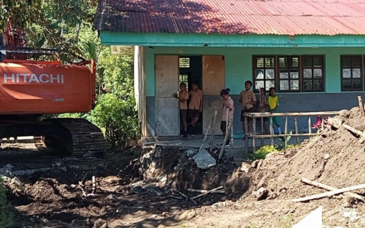 Thumbnail Berita - Waduh! Sekolah di Ende Diduga Dirusak Demi Pembangunan Koperasi Desa Merah Putih
