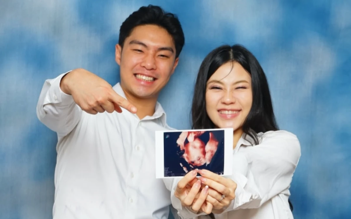 Thumbnail Berita - Jessica Jane Hamil Anak Pertama, Erwin Phang Ungkap Perasaan Akan Menjadi Ayah