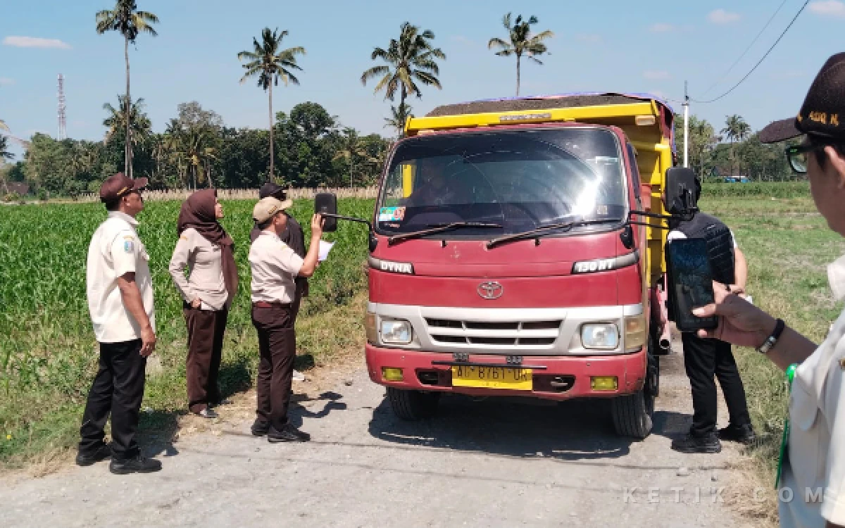 Thumbnail Berita - Realisasi Pajak MBLB Kabupaten Blitar Tembus 79 Persen, Bapenda Intensifkan Pengawasan Lapangan