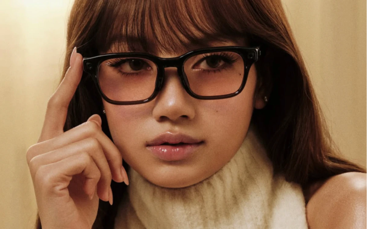 Thumbnail Berita - Makin Stylish dan Menjadi Tren Baru! Lisa BLACKPINK Resmi Kolaborasi dengan Meta Glasses