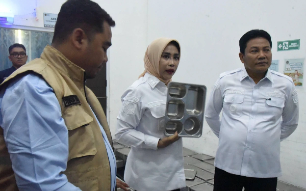 Thumbnail Berita - Bupati Subandi Minta Pengawasan SPPG Diperketat, 31 Ternyata Belum Berizin