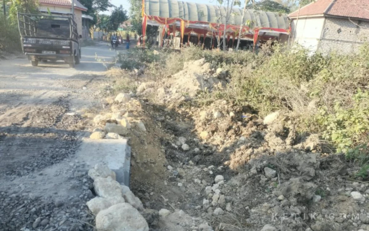 Thumbnail Berita - Abaikan Hak Kepemilikan Warga, Pembangunan Jalan Madupat–Omben Sampang Menuai Protes