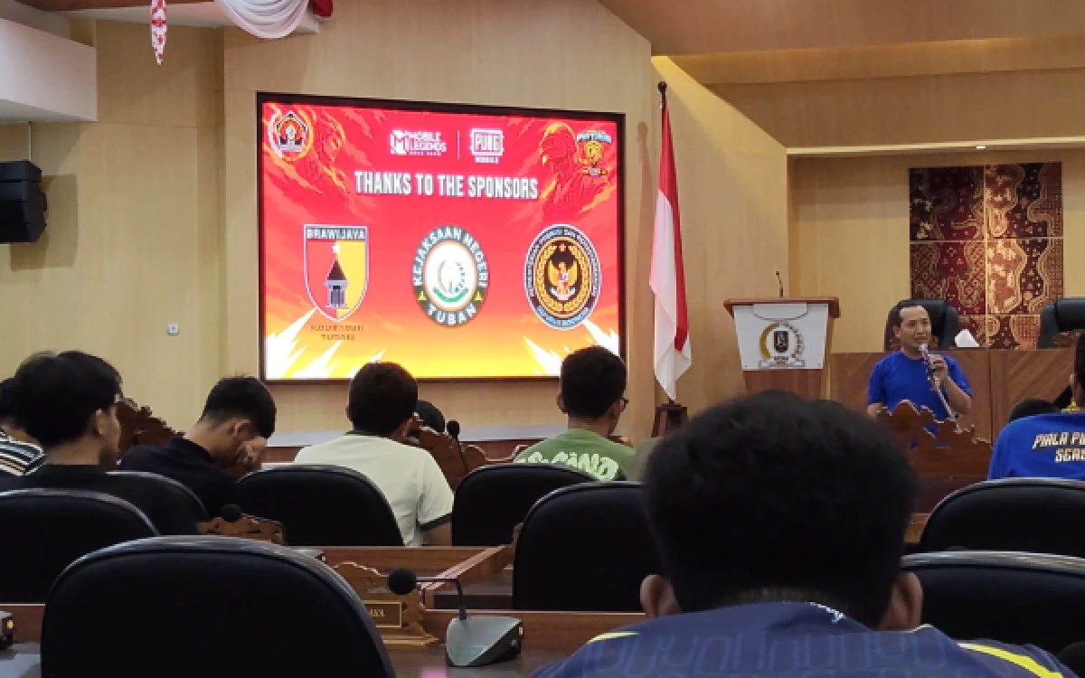 Thumbnail Berita - Ketua DPRD Tuban Dukung Penuh Piala PWI Esport Season III, Dorong Lahir Atlet Berprestasi Hingga Level Internasional