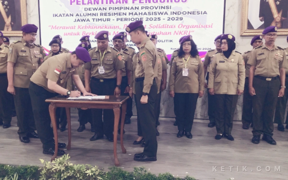 Thumbnail Berita - Wamendes PDT Lantik Pengurus IARMI Jatim 2025–2029, Alumni Menwa Diminta Jadi Motor Penggerak Ketahanan Pangan