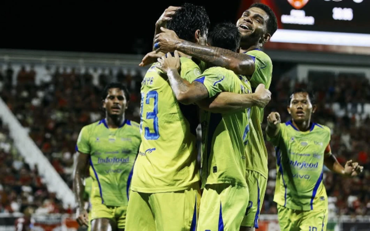 Thumbnail Berita - Persib Bandung Lebih Berpeluang Juara, Borneo FC Masih Perbanyak Doa