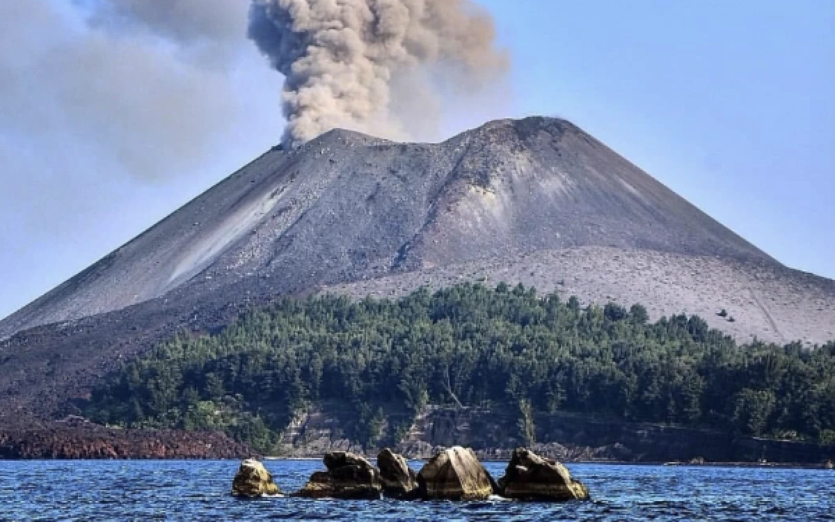 Thumbnail Berita - PVMBG: Dampak Erupsi Anak Krakatau Menyebar ke 5 Provinsi