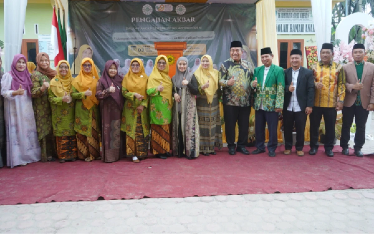 Thumbnail Berita - Bupati Asahan Ikuti Milad Aisyiyah ke-109 dan Pengajian Akbar di Rawang Panca Arga