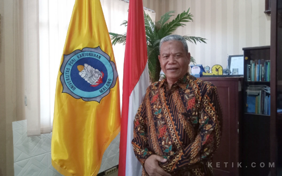 Thumbnail Berita - Kembangkan AI dalam Pembelajaran Fisika, Rektor Universitas PGRI Kanjuruhan Malang Raih Gelar Profesor