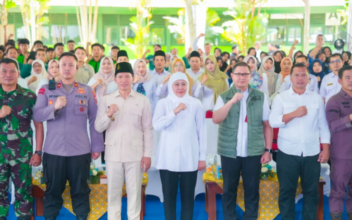 Thumbnail Berita - Gubernur Khofifah Resmikan Revitalisasi 45 SMA, SMK, SLB Negeri dan Swasta di Tiga Kabupaten