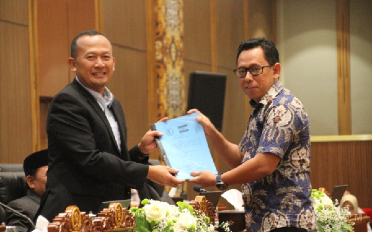 Thumbnail Berita - DPRD Bojonegoro Sahkan Dua Raperda Strategis