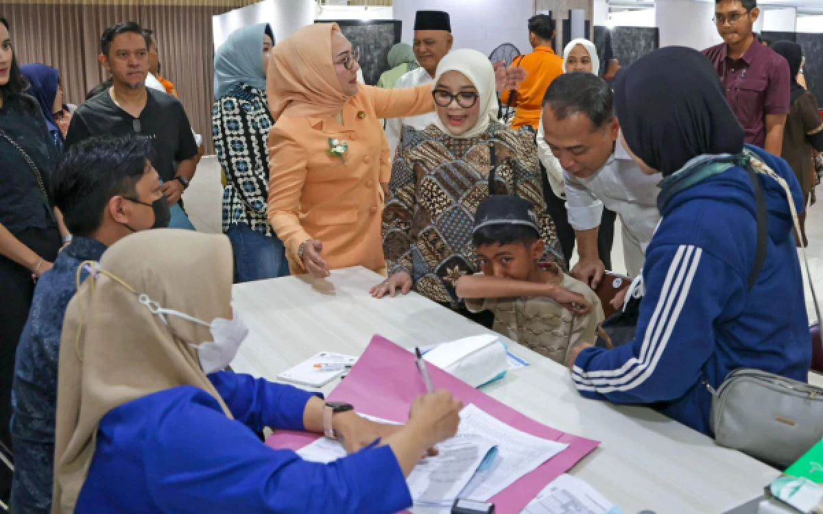 Thumbnail Berita - 280 Anak Ikuti Khitan Massal, Gotong Royong Pemkot Surabaya Wujudkan Generasi Sehat dan Berakhlak