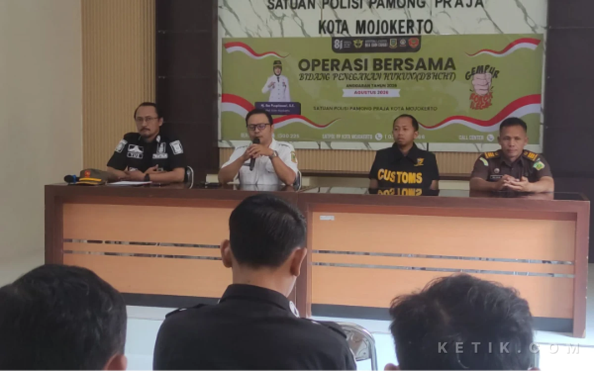 Thumbnail Berita - Rokok Ilegal Diburu di Kota Mojokerto, Petugas Sisir 15 Toko di 3 Kecamatan