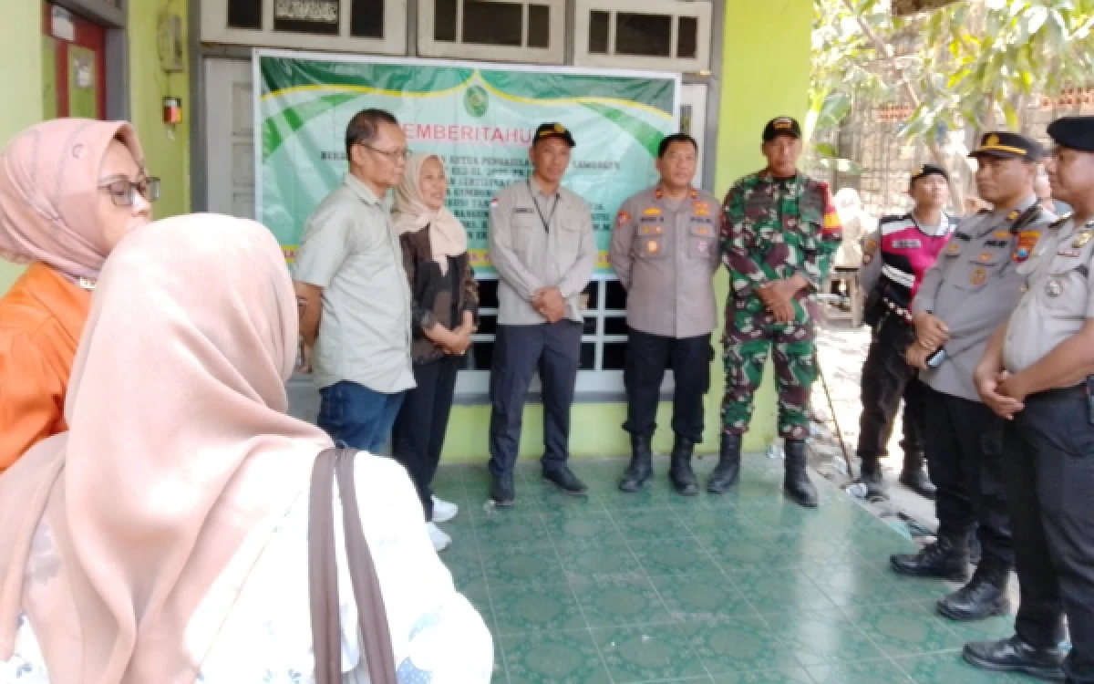 Thumbnail Berita - PN Lamongan Eksekusi Pengosongan Rumah SHM 427 di Babat
