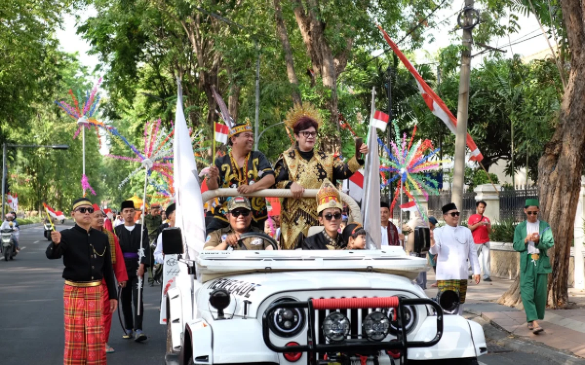 Foto Karnaval busana daerah dalam rangka memperingati HUT RI ke-81 (Foto : Mercure Surabaya Grand Mirama For Ketik.com)