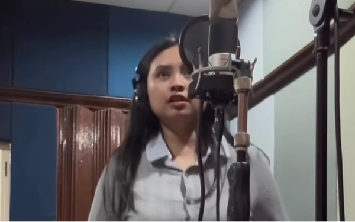 Thumbnail Berita - Tak Hanya Bernyanyi, Intip Perjalanan Mutiara Azka dari Musikal hingga Pengisi Suara!