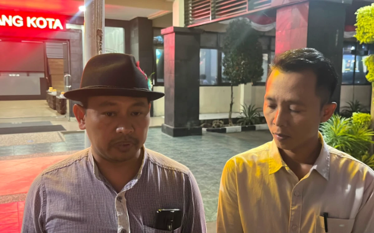 Thumbnail Berita - Penuhi Panggilan Polisi, Yakuza Maneges Diperiksa Sebagai Pelapor Dugaan Pornografi Icha Cellow