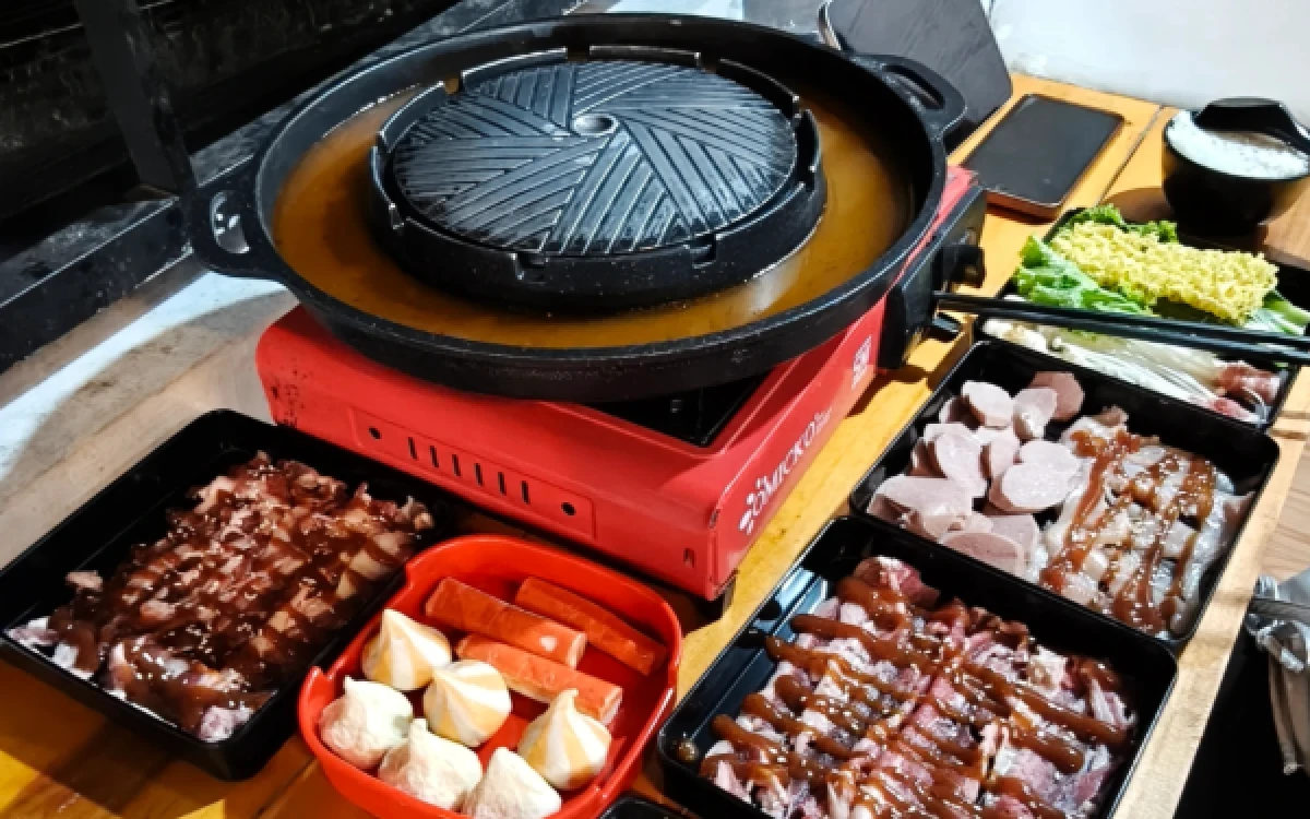 Thumbnail Berita - Golden Grill Malang: Sensasi All You Can Eat Daging Panggang dengan View Kota dari Ketinggian