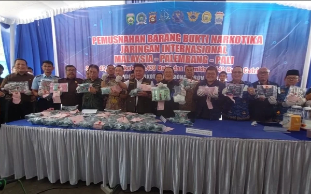 Thumbnail Berita - 45,5 Kg Sabu dan 9.439 Ekstasi Jaringan Malaysia–Palembang–PALI Dimusnahkan BNNP Sumsel