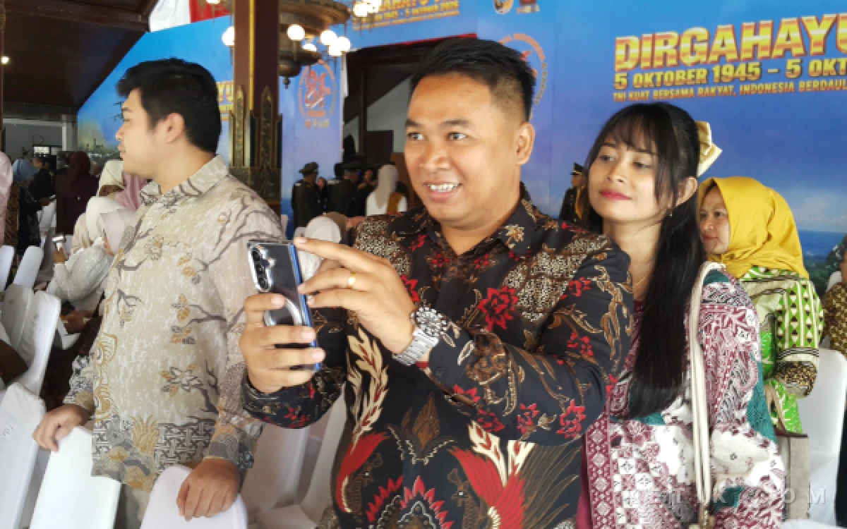 Thumbnail Berita - Sentuhan CEO Muda Asal Ngunut Tulungagung di HUT ke-81 TNI, Apresiasi Insan Pers hingga Veteran