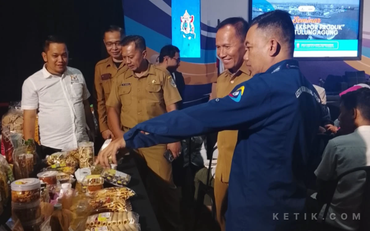 Thumbnail Berita - Plt Bupati Tulungagung Dorong UMKM Tembus Pasar Global Lewat Seminar Impor-Ekspor