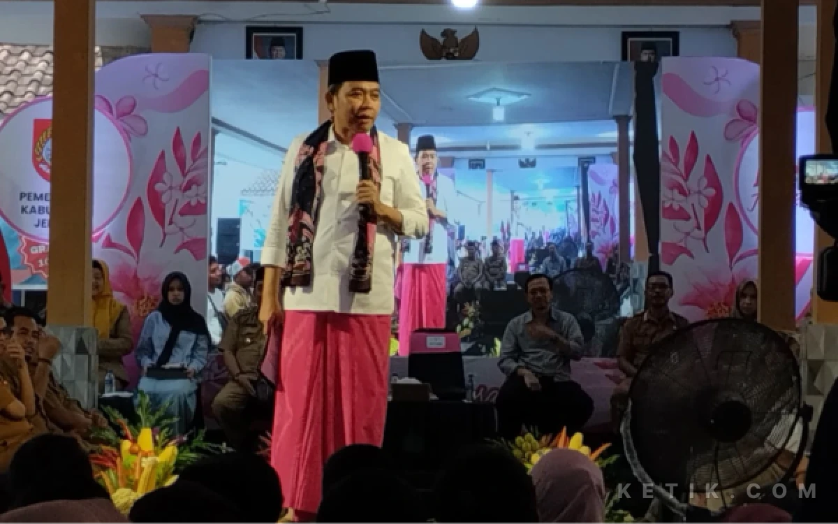 Thumbnail Program Berobat Gratis Warga Jember, Gus Fawait Ajak RT/RW, PKK dan Kader Posyandu Jadi Garda Terdepan Sosialisasi