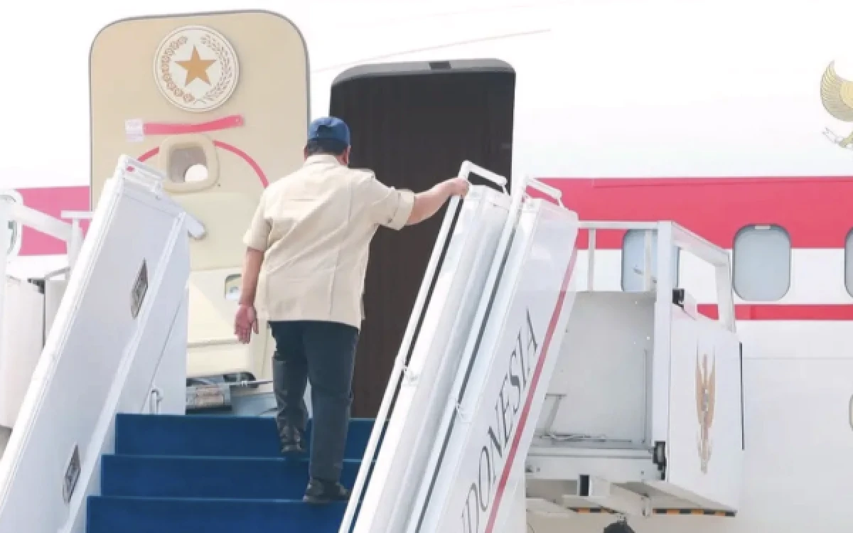 Thumbnail Berita - Prabowo Terbang ke Kalimantan Cek Penanganan Karhutla