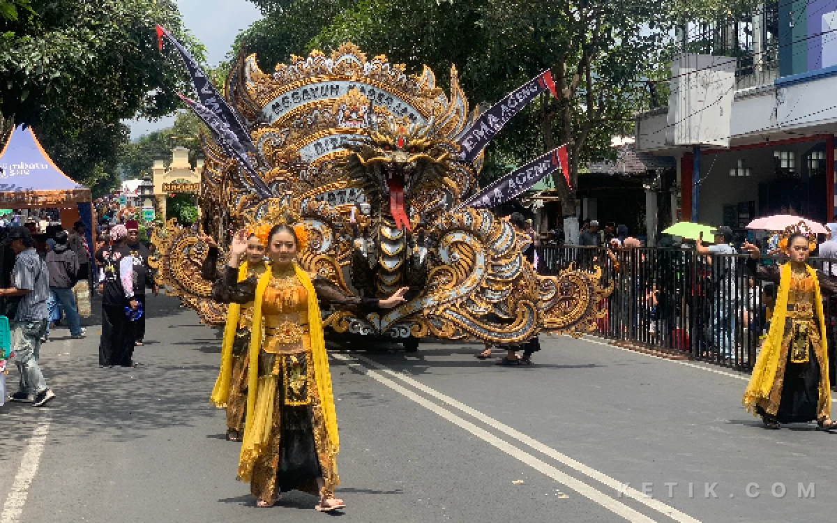 Thumbnail Berita - Batu Art Flower Carnival 2026, Pesona Budaya Lokal dalam Parade Bunga